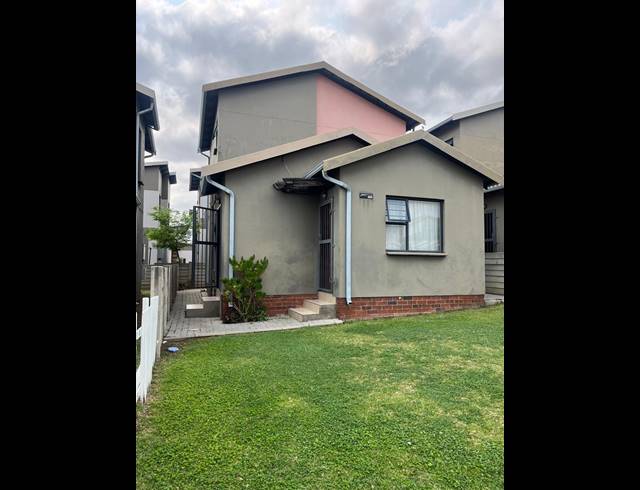 3 BEDROOM SECTIONAL TITLE FOR SALE IN NOORDWYK